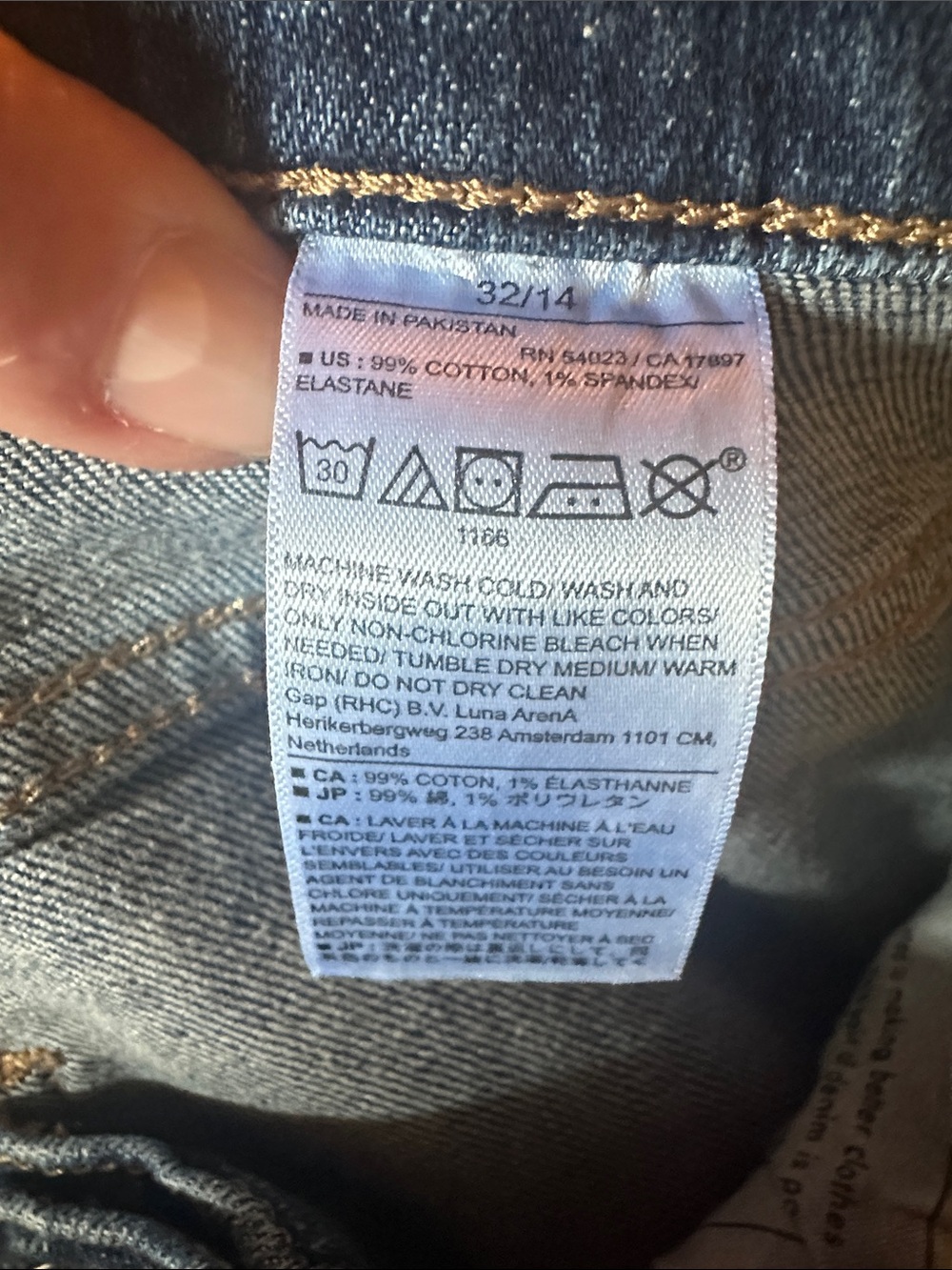 Banana Republic Girlfriend Mid-Rise Jean, size 14 - Picture 3 of 10
